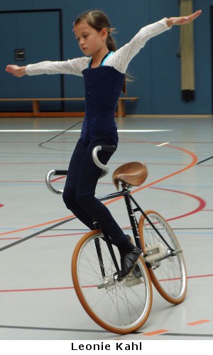 Leonie_Frontstand